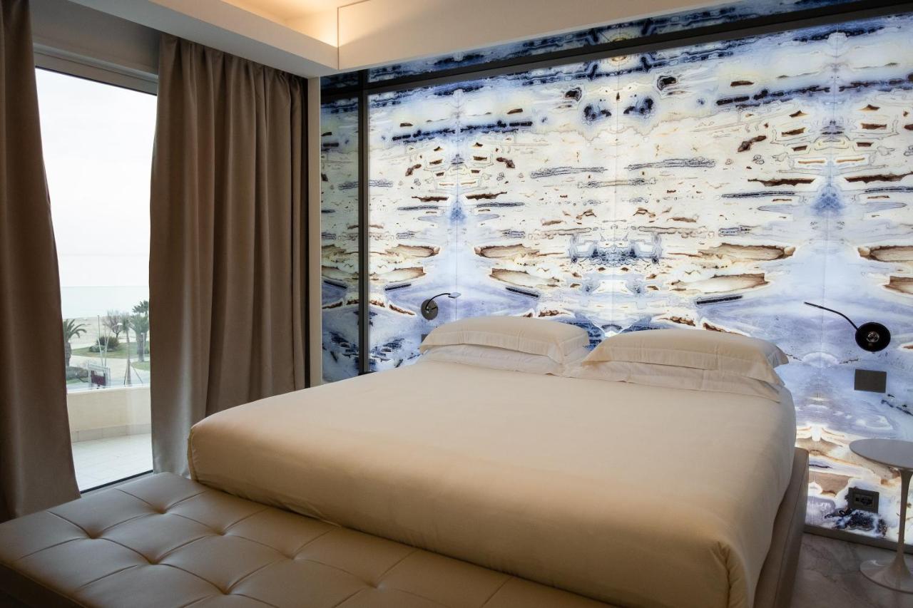 Ghibli Hotel Чивитанова Марке Екстериор снимка